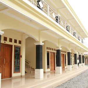 Hotel Milik Kita Syariah Маґеланґ Exterior photo