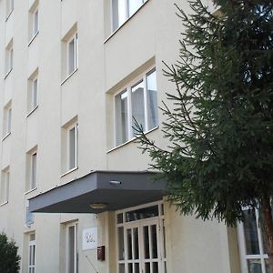 Hotel Merkur М'єркуря-Чук Exterior photo