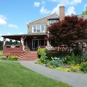 On Cranberry Pond Bed And Breakfast Мідлборо Exterior photo