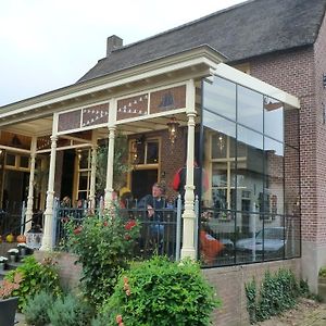 Bed and Breakfast 'T Oude Veerhuis Heerewaarden Exterior photo