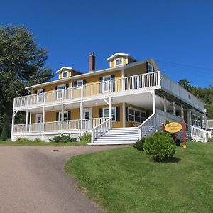 The Island Inn Інґоніш Exterior photo