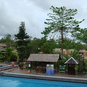 Continent Wonua Monapa Resort Кендарі Exterior photo
