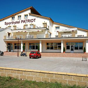 Sporthotel Patriot Уштек Exterior photo