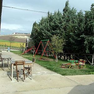 Вілла Agriturismo La Botte Fragneto Monforte Exterior photo