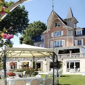 Готель Logis Le Manoir De L'Onde Санс Exterior photo