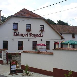 Bed and Breakfast Benyei Fogado Panzio Es Etterem Ердобеньє Exterior photo