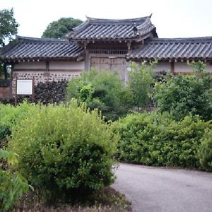 Jeongjaejongtaek Hanok Guesthouse Андон Exterior photo
