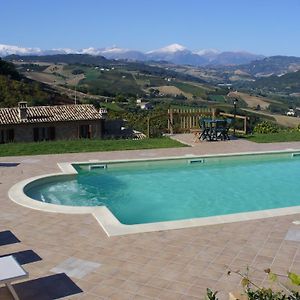 Вілла Agriturismo Il Sentiero Montalto delle Marche Exterior photo