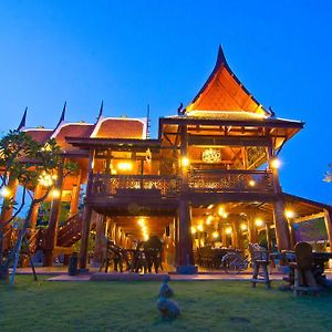 Bueng Bua Thong Resort Ban Huai Yai Exterior photo