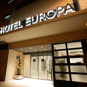 Hotel Europa Утебо Exterior photo