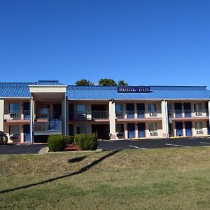 Royal Inn & Suites Дагласвілл Exterior photo