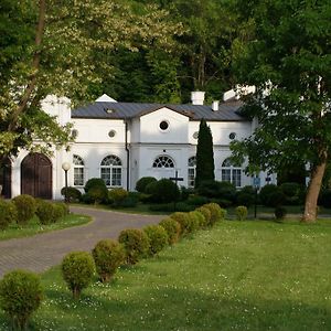 Bed and Breakfast Roskosz Zespol Dworsko Parkowy Біла Підляська Exterior photo