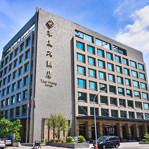 Tsun Huang Hotel Цзяї Exterior photo