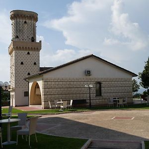 Вілла La Vecchia Torre San Nicola Manfredi Exterior photo