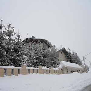 Готель Faqra Palace Mzaar Kfardebian Exterior photo