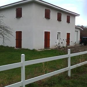 Chambre D'Hotes Ronquer Avensan Exterior photo