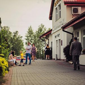 Bed and Breakfast Laura Белхатув Exterior photo