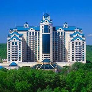 Готель Grand Pequot Tower At Foxwoods Mashantucket Exterior photo