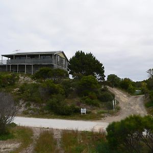 Вілла Lantauanan - The Lookout Island Beach Exterior photo