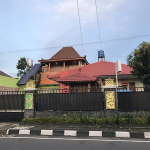 Jogja Classic Homestay Syariah Джок'якарта Exterior photo