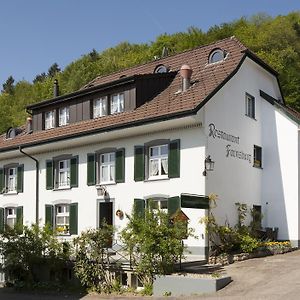 Готель Landgasthof Farnsburg Ormalingen Exterior photo