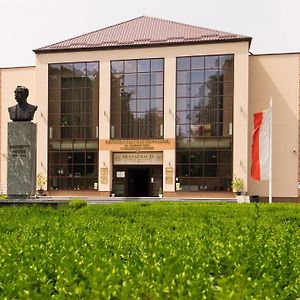 Pokoje Goscinne W Centrum Kultury Wsi Polskiej Вежхославіце Exterior photo