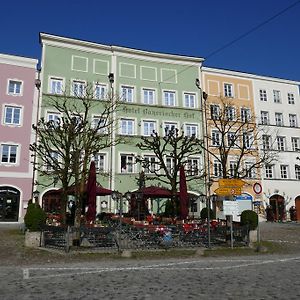 Готель Bayerischer Hof Бурґгаузен Exterior photo