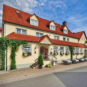 Готель Brauereigasthof Zum Loewenbraeu Adelsdorf Exterior photo