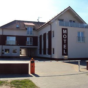 Motel Сенець Exterior photo
