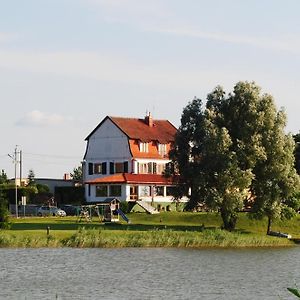 Готель Karczma Stary Mlyn Гіжицько Exterior photo