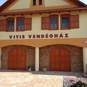 Готель Vitis Vendeghaz Becsehely Exterior photo