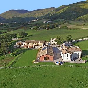 Вілла Agriturismo Casale Montebello Monteleone di Spoleto Exterior photo