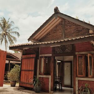 Cempaka Borobudur Guest House Маґеланґ Exterior photo