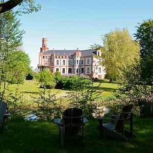 Hotel Schloss Gamehl Вісмар Exterior photo