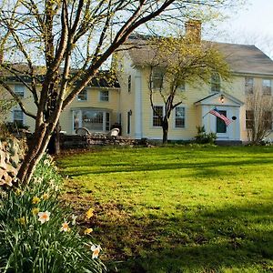 Stonecroft Country Inn Лед'ярд-Сентер Exterior photo