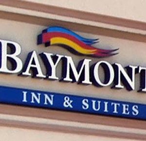 Готель Baymont By Wyndham Marshalltown Exterior photo