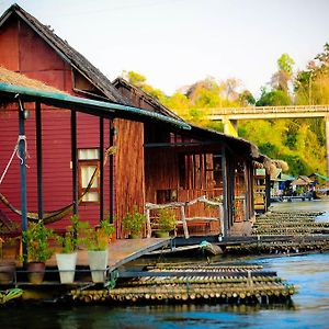 Boutique Raft Resort, River Kwai Сай-Йок Exterior photo