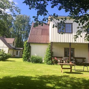 Вілла Maenni Farm Holiday House Eoste Exterior photo