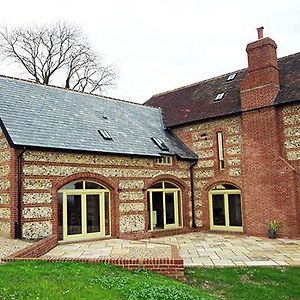 Lodge Farmhouse Bed And Breakfast Солсбері Exterior photo