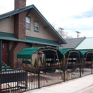 Buffalo Pointe Inn Вільямс Exterior photo
