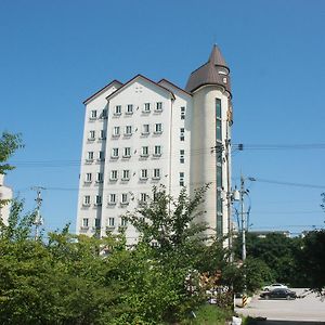 Meridien Hotel Тонге Exterior photo