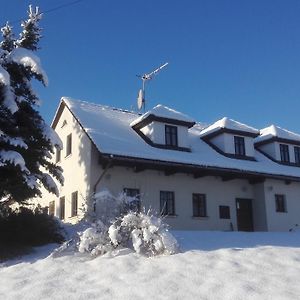 Restaurace A Penzion Jilm Їлемніце Exterior photo