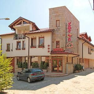 Family Hotel Silvestar Велико-Тирново Exterior photo