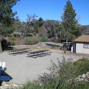 Oakzanita Springs Camping Resort Cabin 2 Descanso Exterior photo