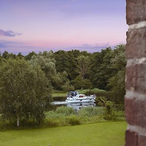 Готель Relais & Chateaux Gutshaus Stolpe Stolpe an der Peene Exterior photo