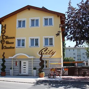 City Hotel Нойнкірхен Exterior photo