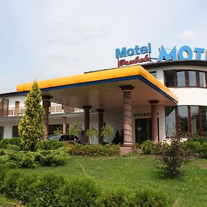 Motel Drabek Тарновськє-Гури Exterior photo