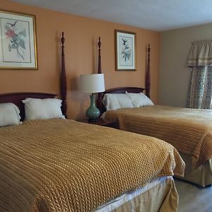 Pelican Inn & Suites Томс-Рівер Exterior photo