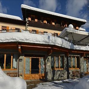 Albergo Ristorante Il Laghetto Ф'юмальбо Exterior photo