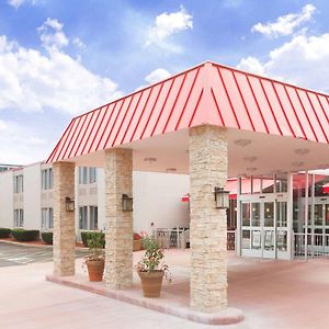 Ramada Plaza By Wyndham Chicago North Shore Exterior photo